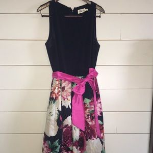 Eliza J sleeveless Floral Formal dress
